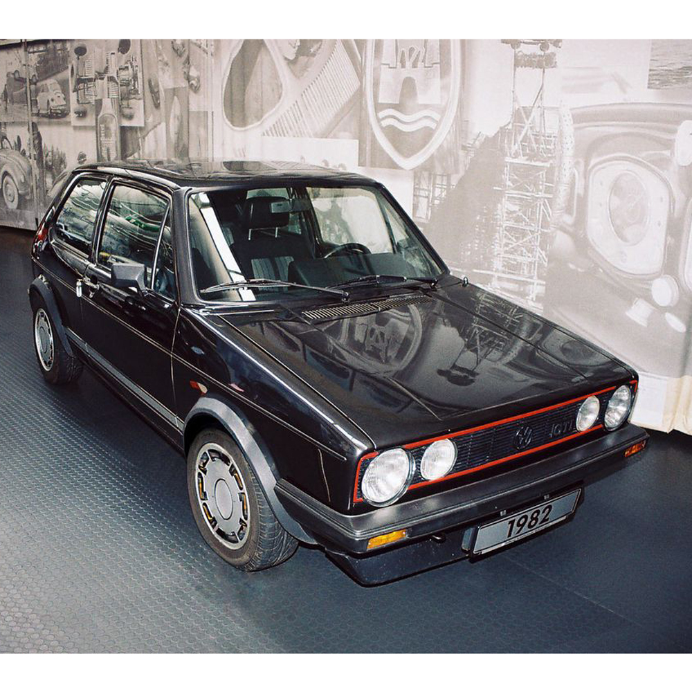 VW Голф GTi Пирели 35 години – комплект